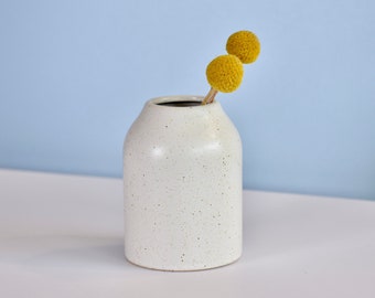 Speckled Bud Vase, Bud Vase for Flowers, Small White Ceramic Vase, Mini Propagation Pottery Vase, Minimalist Decor