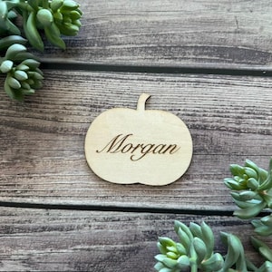 Personalized Pumpkin Place Card – Custom Engraved Wooden Name Tag for Thanksgiving Table, Fall Wedding, or Autumn Party Favor