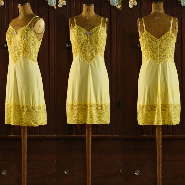 buttercup yellow scalloped floral lace bodice & wide lace hem lingerie full nylon lingerie mini slip dress 60's // Vanity Fair // 32