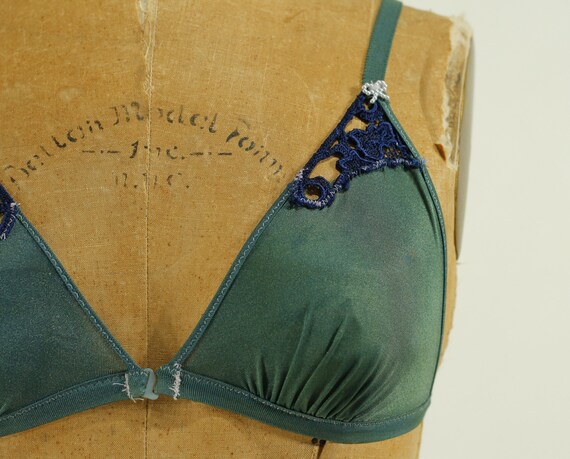 evergreen triangle bralette 90's // minimal bra //