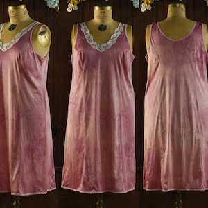 Plus Size frosty pink mottled lace trim sheath style nylon slip dress 80&#39;s // 48
