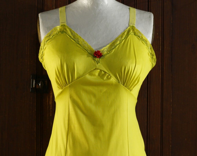 Chartreuse Yellow Empire Waist Green Scallops & Lace Trim Nylon Tricot ...
