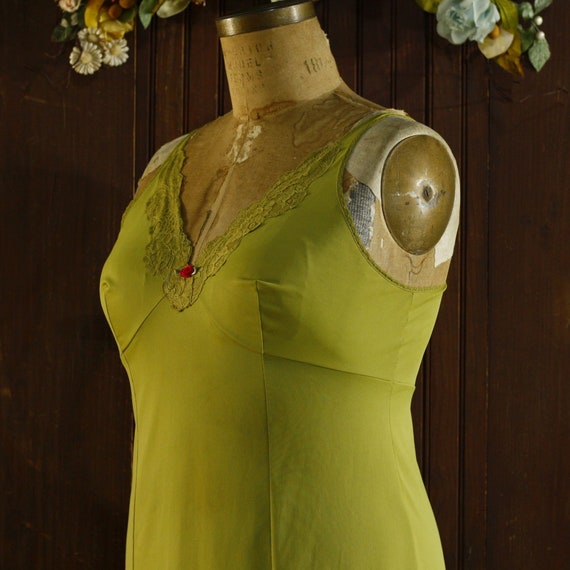 Pea green empire waist V neck front shadow panel … - image 7