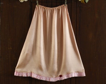 French hand made lustrous crepe eggshell satin pastel peach half Slip skirt dress 30's // 32 XS Extra Small