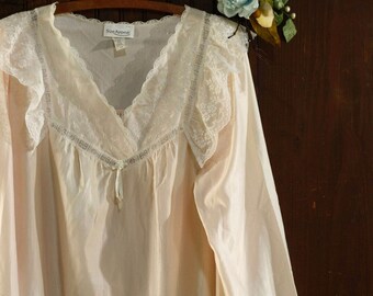 winter pastel peach 'Cuddleskin' ruffle lace trim puff sleeve long nightgown // Sears NWT's // 1X
