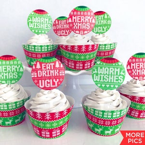 Könnte beinhalten: Sechs Weihnachts-Cupcakes, verziert mit grünem und rotem Frosting und gekrönt mit runden, bunten Papier-Cupcake-Toppern mit festlichen Sprüchen wie "Eat Drink and Be Ugly" und "Merry Xmas".