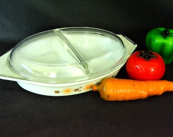 Pyrex Town and Country Divided Dish with Lid