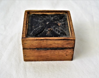 Primitive Wood Trinket/Jewelry Box