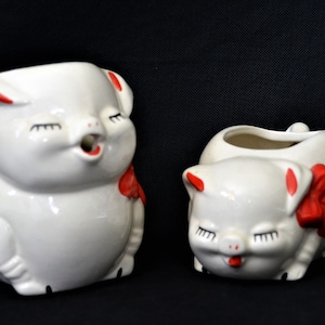 Vintage Shawnee Pottery Pig Sugar and Creamer Set