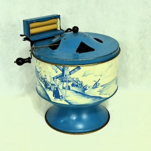 Vintage Wolverine Toy Wringer Washing Machine