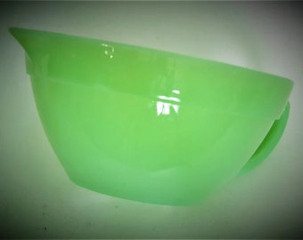 Jadeite Mixing Pour Bowl / Cup from Fire King