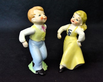 Vintage Square Dancing Couple Salt N Pepper Shakers , Made in Japan