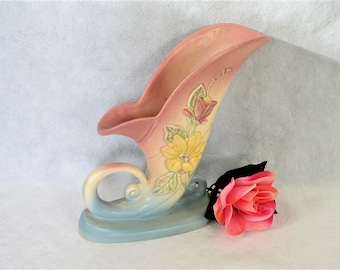 Hull Cornucopia Vase, Magnolia Pattern