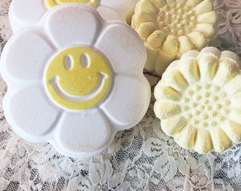 Daisy Bath Bombs - Daisy Gift Set - Happy Smile Face - Bath Bomb Gift Set - Gift for Teen