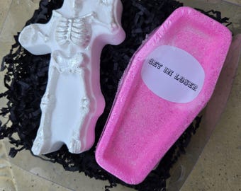 Skeleton & Coffin Bath Bombs - Get in Loser - Halloween Gift Box