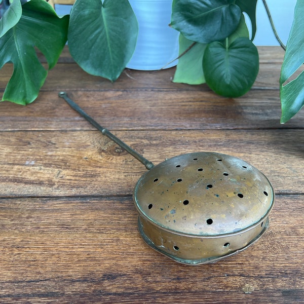 Vintage Copper Bed Warmer | Long Handle | Antique | Winter Accessories | Fire Starter |  Farmhouse Decor | House Decorations | Holidays