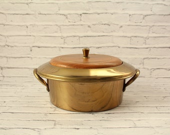 Vintage Pyrex Casserole Dish Set | Brass Exterior | Wood Lid | 1 1/2 Quart Mixing Bowl | Baking | Cooking | Ovenware | Made in USA | #023