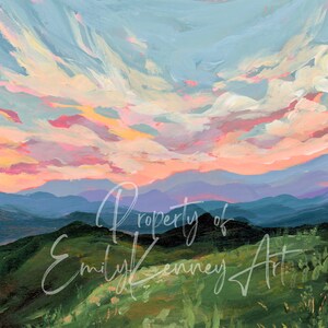 Puede incluir: Una pintura de un paisaje monta&ntilde;oso con un cielo rosa y azul. Las monta&ntilde;as est&aacute;n en capas y se desvanecen en la distancia. El cielo est&aacute; lleno de nubes pintadas en un estilo suelto y expresivo. La pintura est&aacute; firmada "Property of Emily Kenney Art" en la esquina inferior derecha.