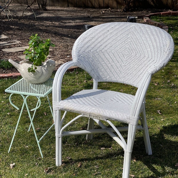 Vintage White Wicker Chair