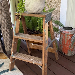 Wood Folding Step Ladder Plant Stand