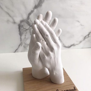 Couple Holding Hand Casting Kit DIY 3D Adult Hands Impression Mould Plaster  Cast With Paint & Metallic Wax Memory Keepsake Valentine's Gift 