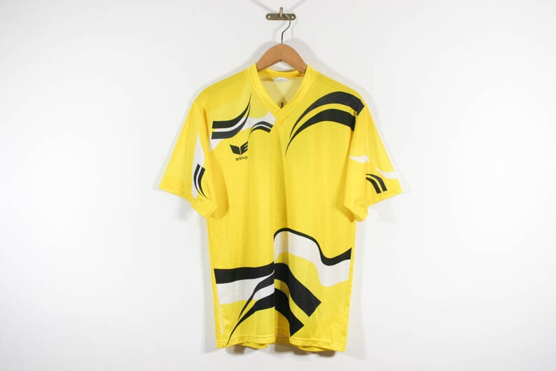 ERIMA . 90er Jahre . 80s. Vtg Fußball Trikot Trikot Sport Shirt T Shirt T Shirt Grafik . M Mittel . seltene Oldtimer europäischen Sportswear Street ERIMA . 90er Jahre . 80s. Vtg Fußball Trikot Trikot Sport Shirt T Shirt T Shirt Grafik . M Mittel . seltene Oldtimer europäischen Sportswear Street