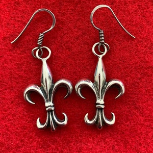 Women&#39;s Earrings, Fleur De Lis Sterling Silver Earrings
