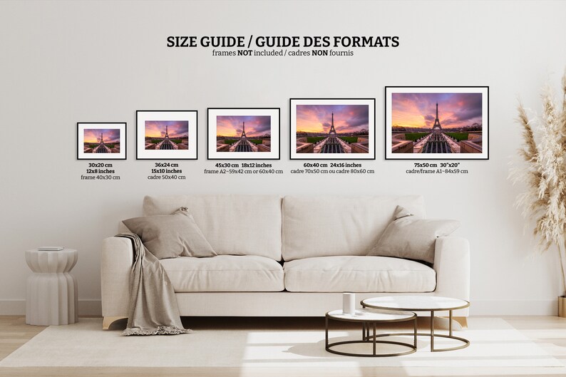 Puede incluir: Una exhibici&oacute;n de impresiones art&iacute;sticas enmarcadas con una fotograf&iacute;a de la Torre Eiffel al atardecer. Las impresiones est&aacute;n disponibles en varios tama&ntilde;os, incluyendo 30x20 cm, 36x24 cm, 45x30 cm, 60x40 cm y 75x50 cm. El texto "GU&Iacute;A DE TAMA&Ntilde;OS" es visible.