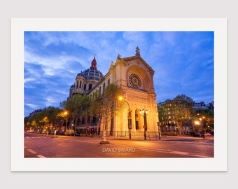 Impresión fotográfica de la Iglesia de San Agustín, París: Paisaje urbano en la hora azul