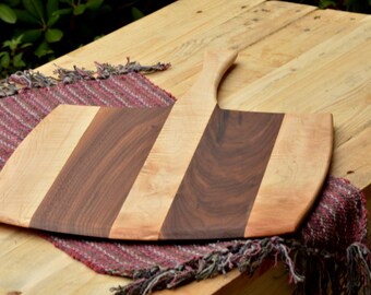 Pizza Peel, Bread Peel, Pizza Paddle, Bread Paddle, Pizza serving tray, Sliding pizzas and breads in and out of the oven, Walnut pizza peel