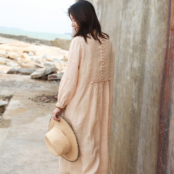 beige smock dress Handmade Linen Midi Dress, 3/4 Sleeve, Plus Size Plus Size - Ruffle Model Kiele Size:IT 36 The ruffled maxi silhouette