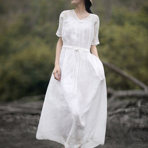 Abito in lino con scollo a V, abito in lino bianco con coulisse da donna, abito estivo, abito lungo in lino, abito da giorno, abbigliamento taglie forti, abito fatto a mano
