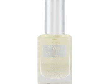 Karma Organic Spa Cuticle Oil v geeft je nagels een gezonde en stralende uitstraling