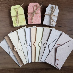 Pacchetto autunnale / Mini buste e mini etichette / 10 mini buste in carta riciclata in colori autunnali e 60 pz. di mini tag