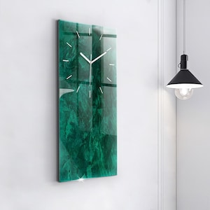 Smaragdgroene wandklok van gehard glas, groene klok met print, abstracte wandklok, moderne wandklok