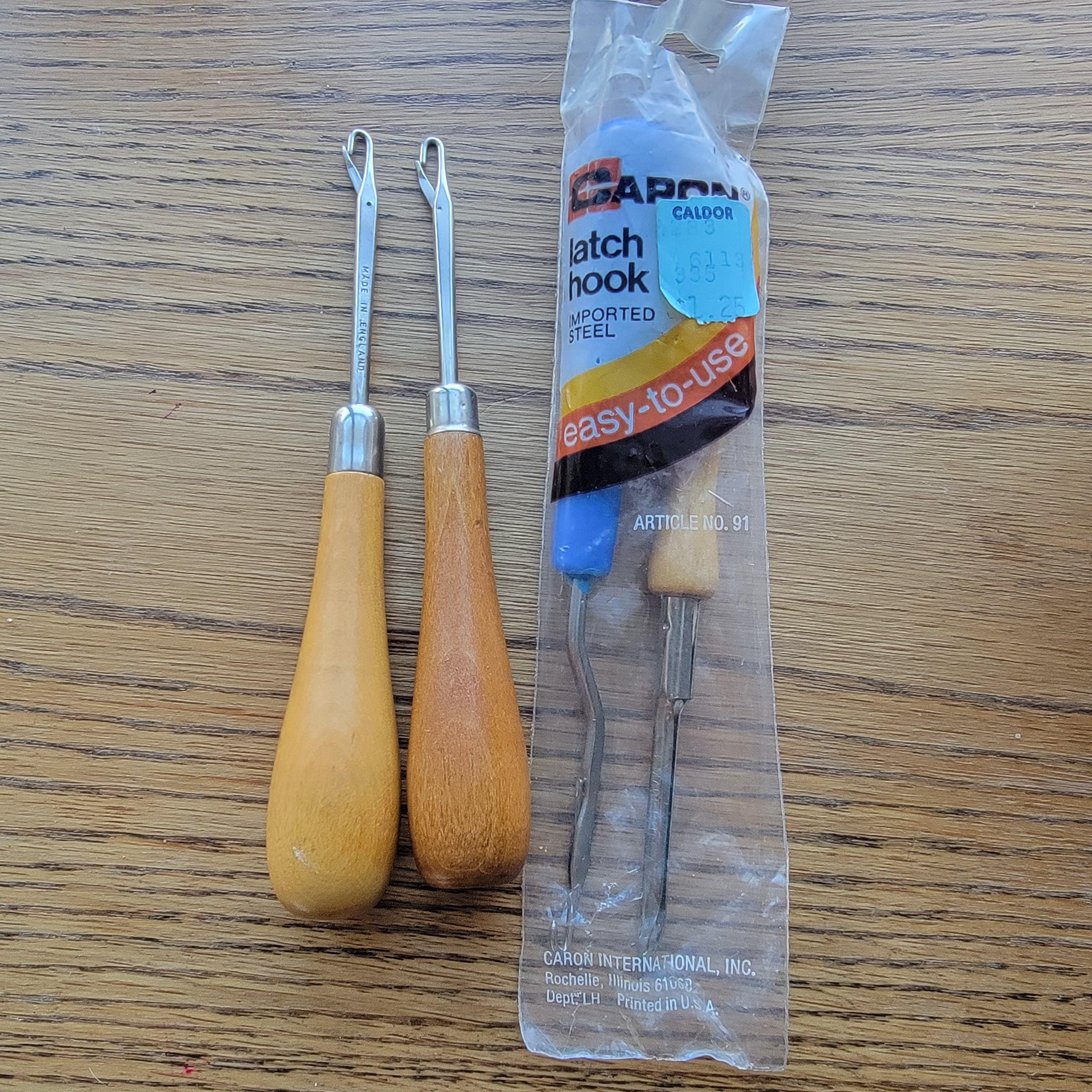 Set of 3 latch hooks and 1 punch needle