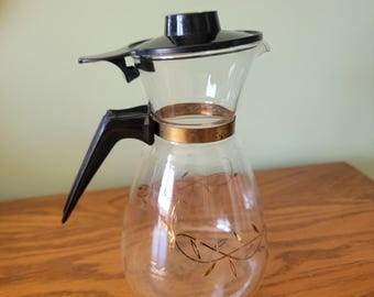 Jarra de cristal Tricolette vintage, resistente al fuego, de 4 tazas con tapa - diseño de enredadera dorada