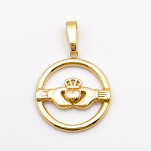Claddagh Gold Round Pendant Irish Claddagh Love promise Pendant Irish Claddagh Round Charm Pendant