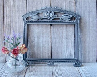 Ornate 5 x 7 Silver Toned Horizontal Floral Frame