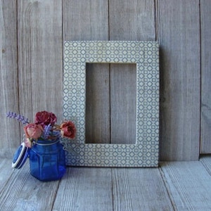 4 x 6 Inlaid White and Blue  Wood Frame