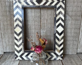 5 x 7 Inlaid Gray and White Picture Frame