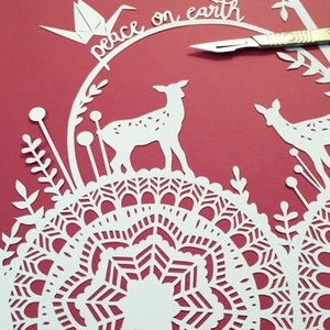 Set of 6 Christmas Peace on Earth Cards, Winter Woodland Papercut Print, A6 Notecards, Paper Crane & Deer Patterned Cards, Blue and Pink bild 6