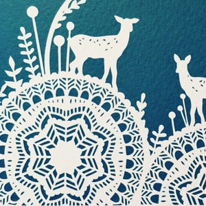 Set of 6 Christmas Peace on Earth Cards, Winter Woodland Papercut Print, A6 Notecards, Paper Crane & Deer Patterned Cards, Blue and Pink bild 2