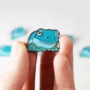 White&#39;s Tree Frog Dumpy Tree Frog Soft Enamel Lapel Pin