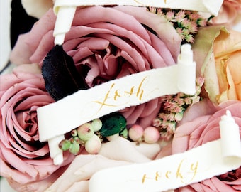 Handmade Scroll Place Cards | Modern Calligraphy Wedding Escort Cards