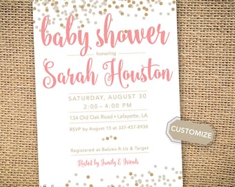 Puede incluir: Una invitación de baby shower blanca con confeti dorado y rosa. El texto dice "baby shower en honor a Sarah Houston" con la fecha, la hora, la ubicación, la información de RSVP y los detalles del registro.