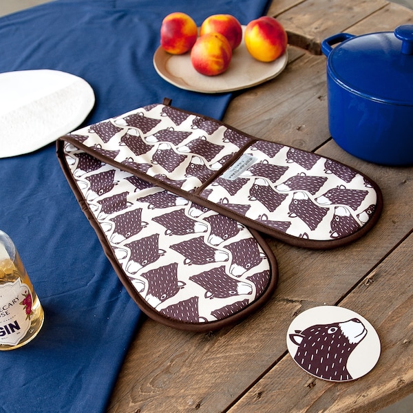 Bear Print Double Oven Gloves - oven mitt - pot holder - animal print - kitchenware - kitchen textiles - baking mitts - patterned