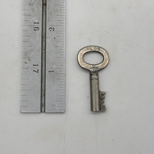 Antique eagle barrel Trunk/steamer lock Key B123
