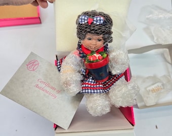 MARIE OSMOND Doll Amber Four Seasons Collector Dolls AUTUMN