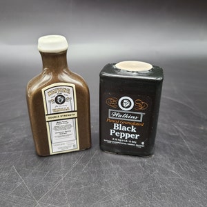 NEW Watkins Vanilla and Black Pepper Salt & Pepper Shakers